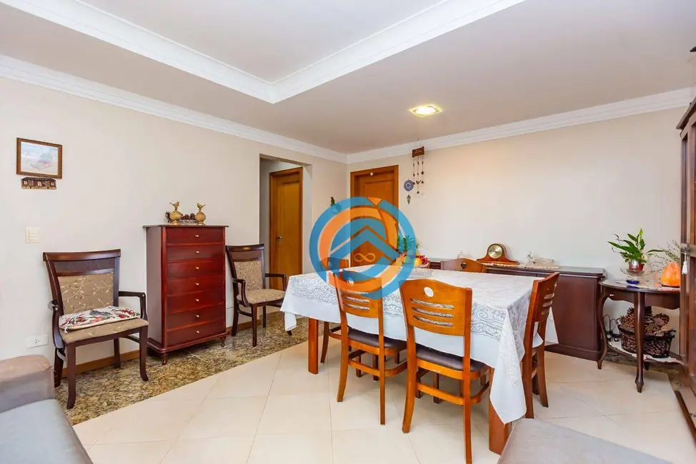 Foto 8 de Sobrado com 5 quartos à venda, 183m2 em Mercês, Curitiba - PR