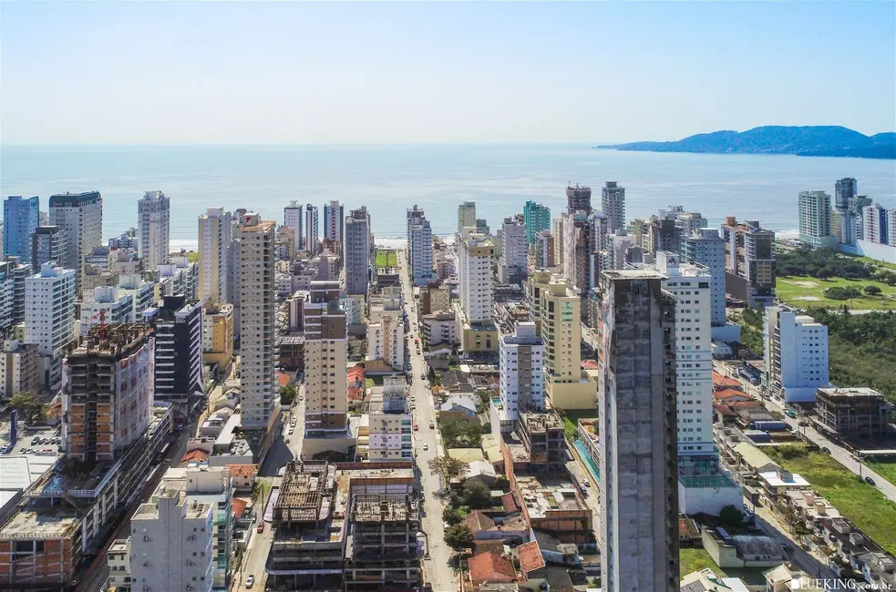 Foto 4 de Apartamento com 3 quartos à venda, 130m2 em Meia Praia, Itapema - SC