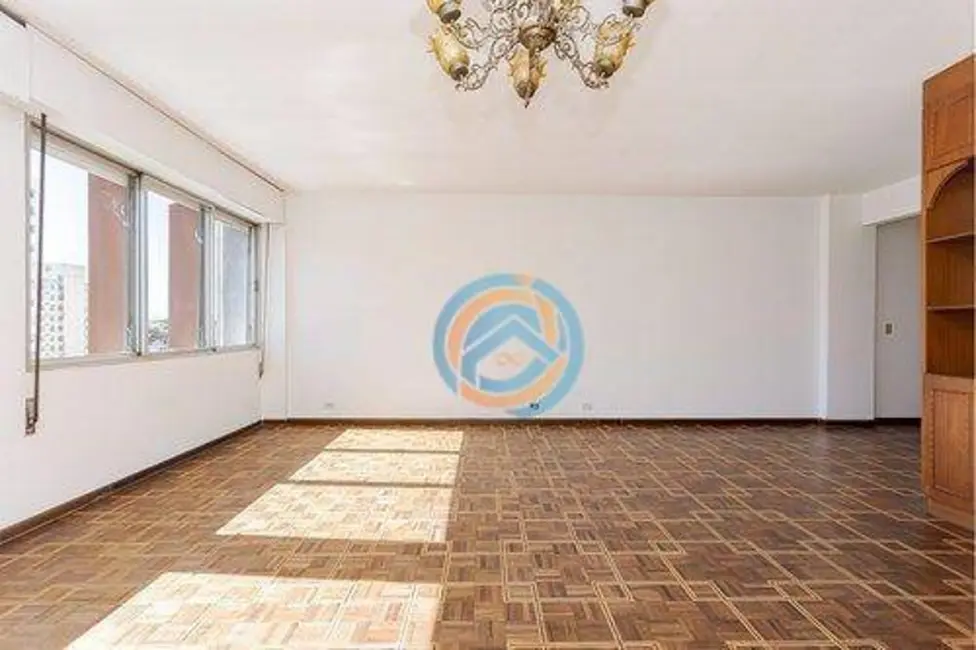 Apartamento com 3 quartos à venda, 164m2 em Centro, Curitiba - PR - imagem 3 Foto 3 de Apartamento com 3 quartos à venda, 164m2 em Centro, Curitiba - PR