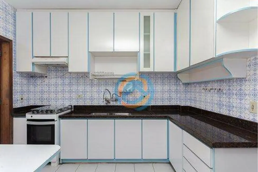 Apartamento com 3 quartos à venda, 164m2 em Centro, Curitiba - PR - imagem 6 Foto 6 de Apartamento com 3 quartos à venda, 164m2 em Centro, Curitiba - PR