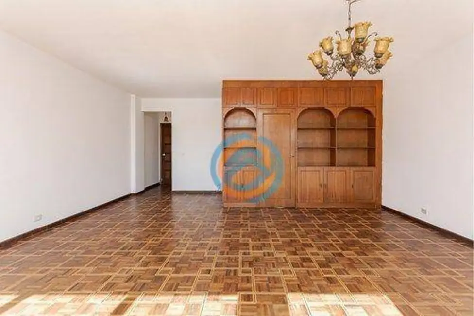 Apartamento com 3 quartos à venda, 164m2 em Centro, Curitiba - PR - imagem 5 Foto 5 de Apartamento com 3 quartos à venda, 164m2 em Centro, Curitiba - PR