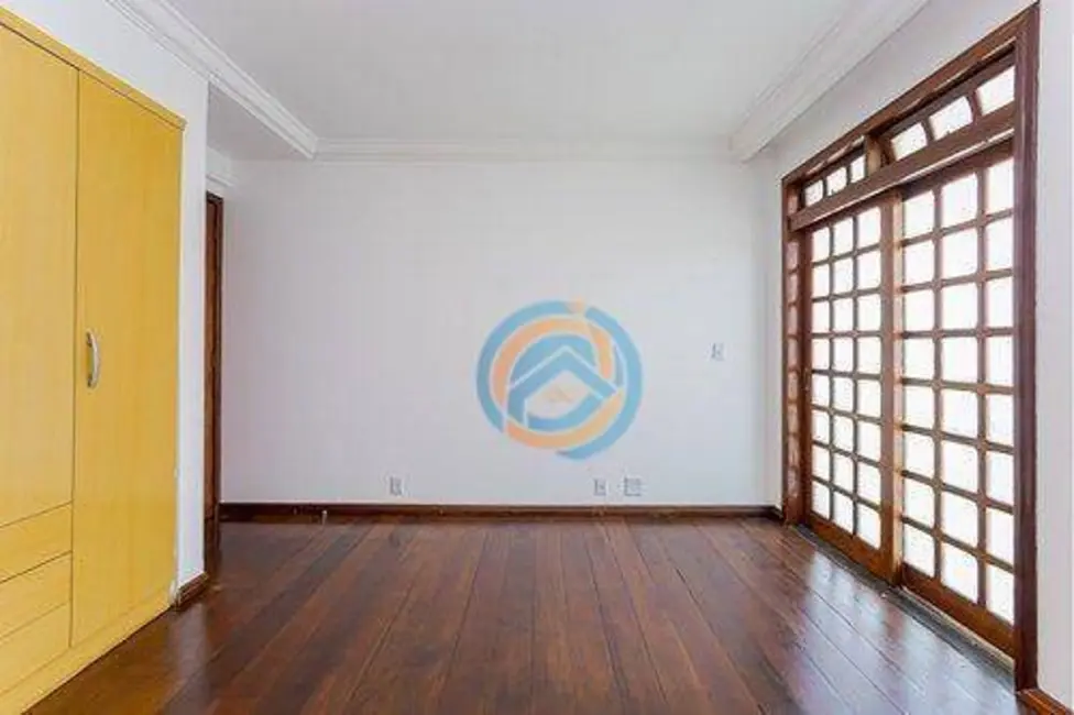 Foto 2 de Sobrado com 6 quartos à venda, 434m2 em Mercês, Curitiba - PR