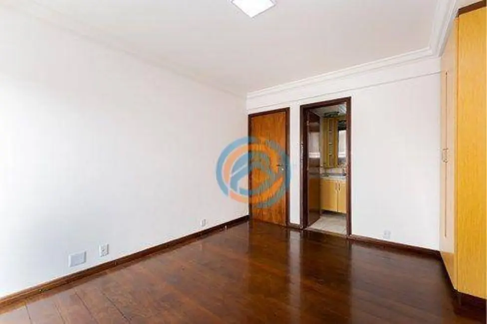 Foto 9 de Sobrado com 6 quartos à venda, 434m2 em Mercês, Curitiba - PR