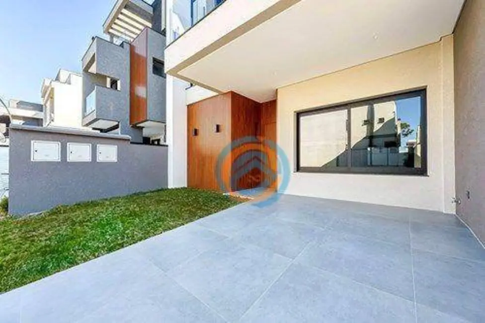 Sobrado com 3 quartos à venda, 170m2 em Curitiba - PR - imagem 6 Foto 6 de Sobrado com 3 quartos à venda, 170m2 em Curitiba - PR