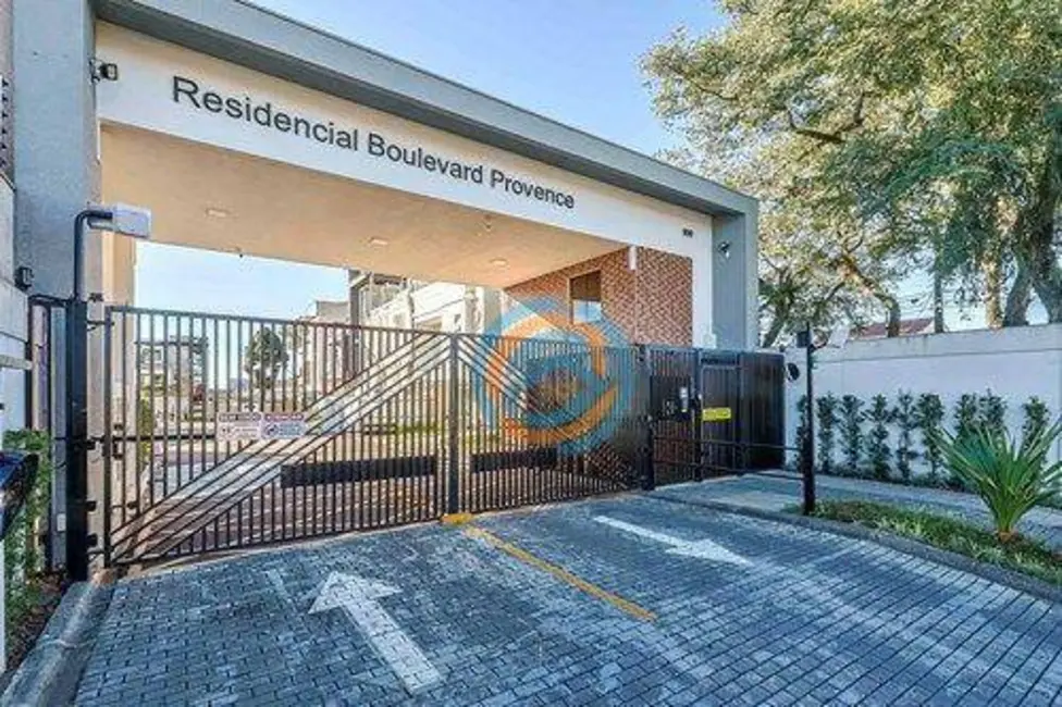 Foto 2 de Sobrado com 3 quartos à venda, 170m2 em Curitiba - PR