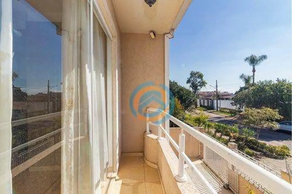 Foto 2 de Casa com 3 quartos para alugar, 98m2 em Novo Mundo, Curitiba - PR