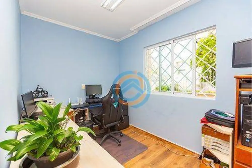 Sobrado com 5 quartos à venda, 183m2 em Mercês, Curitiba - PR - imagem 3 Foto 3 de Sobrado com 5 quartos à venda, 183m2 em Mercês, Curitiba - PR