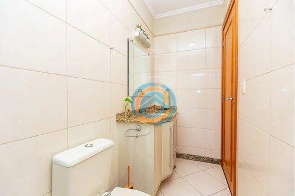 Sobrado com 5 quartos à venda, 183m2 em Mercês, Curitiba - PR - imagem 4 Foto 4 de Sobrado com 5 quartos à venda, 183m2 em Mercês, Curitiba - PR