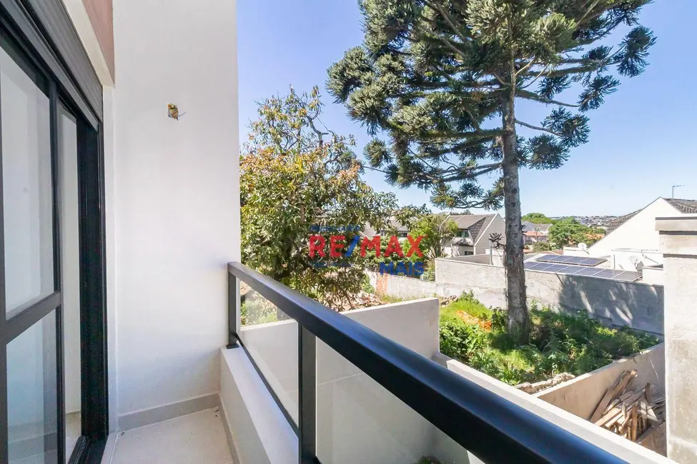 Sobrado com 3 quartos à venda, 121m2 em Uberaba, Curitiba - PR - imagem 1 Foto 1 de Sobrado com 3 quartos à venda, 121m2 em Uberaba, Curitiba - PR