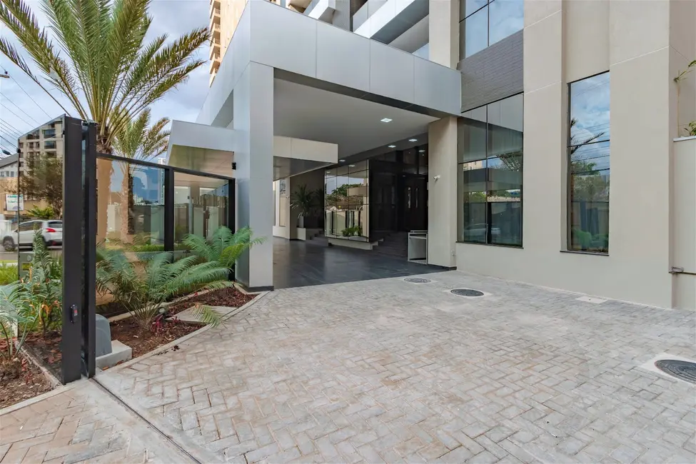 Apartamento com 3 quartos à venda, 141m2 em Curitiba - PR - imagem 4 Foto 4 de Apartamento com 3 quartos à venda, 141m2 em Curitiba - PR