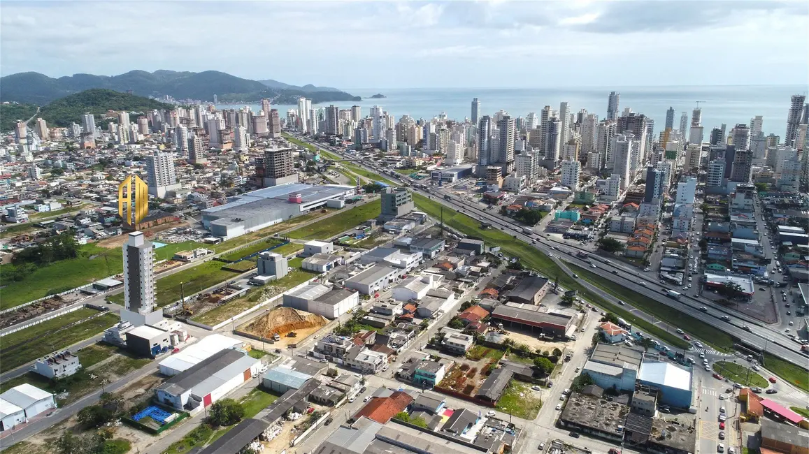 Apartamento com 2 quartos à venda, 62m2 em Itapema - SC - imagem 3 Foto 3 de Apartamento com 2 quartos à venda, 62m2 em Itapema - SC