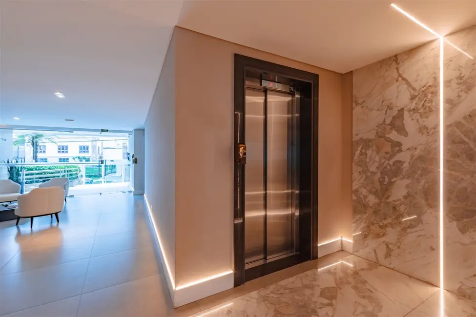 Foto 6 de Apartamento com 3 quartos à venda, 444m2 em Cabral, Curitiba - PR