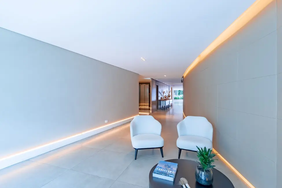 Foto 4 de Apartamento com 3 quartos à venda, 444m2 em Cabral, Curitiba - PR