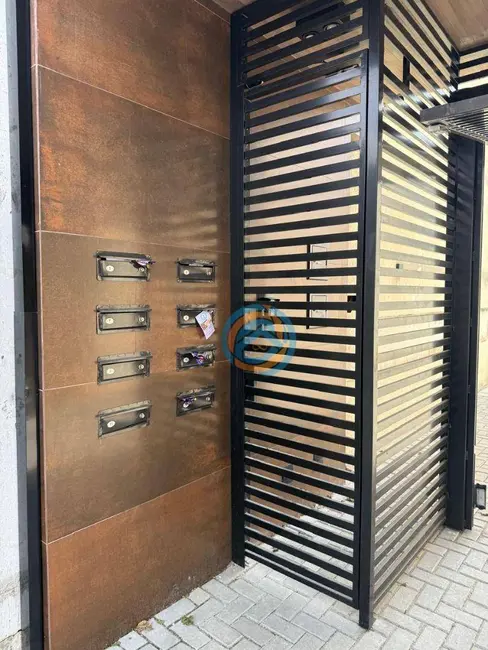 Sobrado com 3 quartos à venda, 145m2 em Uberaba, Curitiba - PR - imagem 5 Foto 5 de Sobrado com 3 quartos à venda, 145m2 em Uberaba, Curitiba - PR
