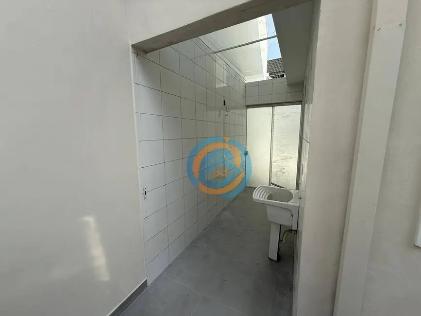 Sobrado com 3 quartos à venda, 145m2 em Uberaba, Curitiba - PR - imagem 7 Foto 7 de Sobrado com 3 quartos à venda, 145m2 em Uberaba, Curitiba - PR