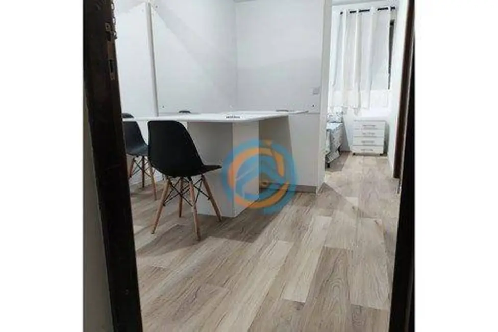 Apartamento com 1 quarto para alugar, 27m2 em Centro, Curitiba - PR - imagem 5 Foto 5 de Apartamento com 1 quarto para alugar, 27m2 em Centro, Curitiba - PR