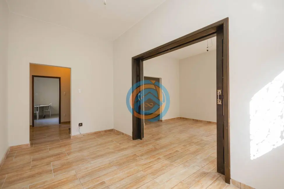 Foto 3 de Casa com 4 quartos para alugar, 360m2 em Centro, Curitiba - PR