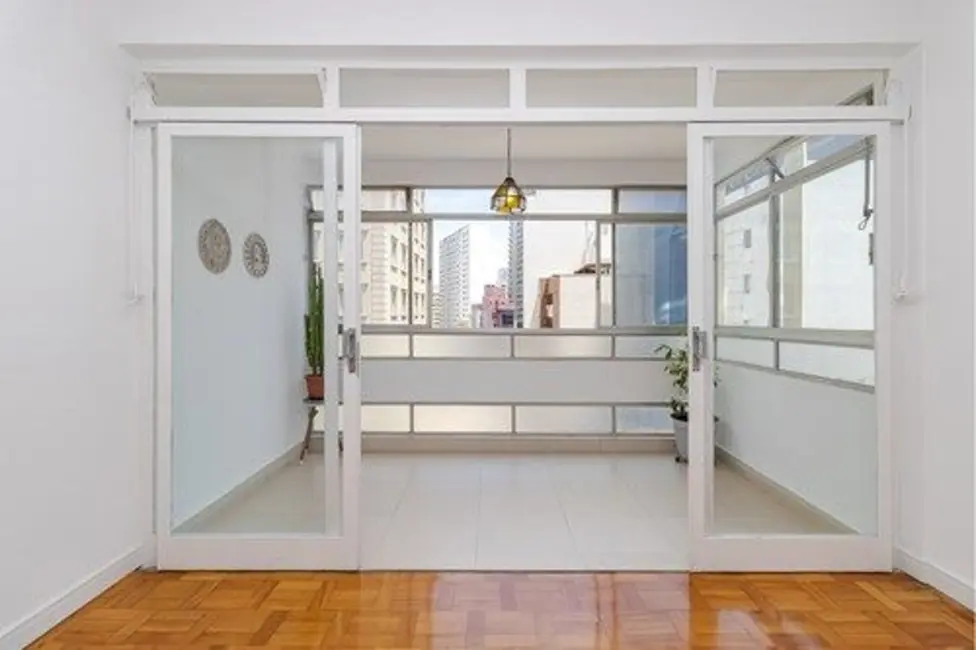 Apartamento com 3 quartos à venda, 220m2 em Centro, Curitiba - PR - imagem 8 Foto 8 de Apartamento com 3 quartos à venda, 220m2 em Centro, Curitiba - PR