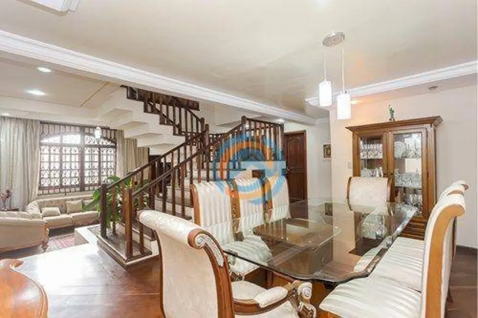 Foto 2 de Sobrado com 4 quartos à venda, 376m2 em Guabirotuba, Curitiba - PR