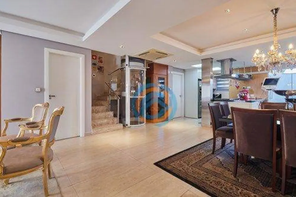 Foto 3 de Casa com 4 quartos à venda, 197m2 em Santo Inácio, Curitiba - PR