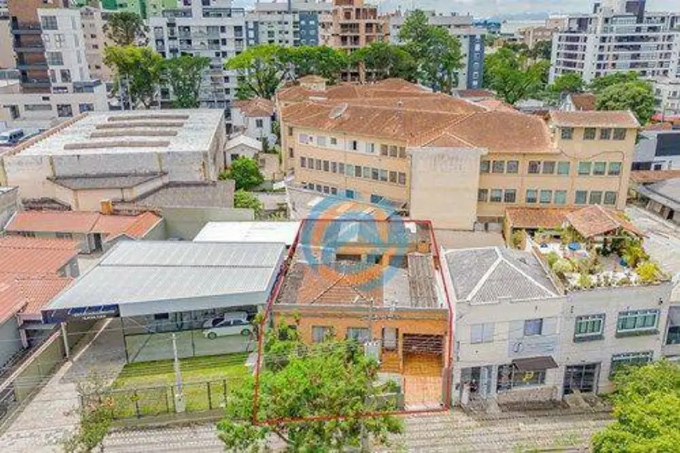 Foto 1 de Terreno / Lote à venda, 319m2 em Água Verde, Curitiba - PR