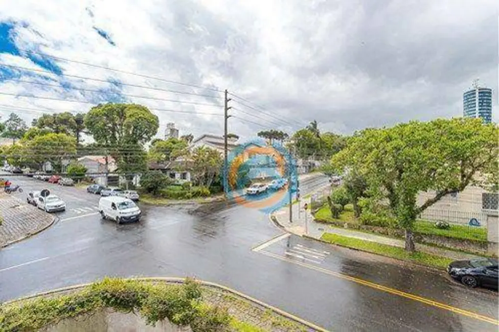 Foto 3 de Sobrado com 5 quartos à venda, 217m2 em Mercês, Curitiba - PR