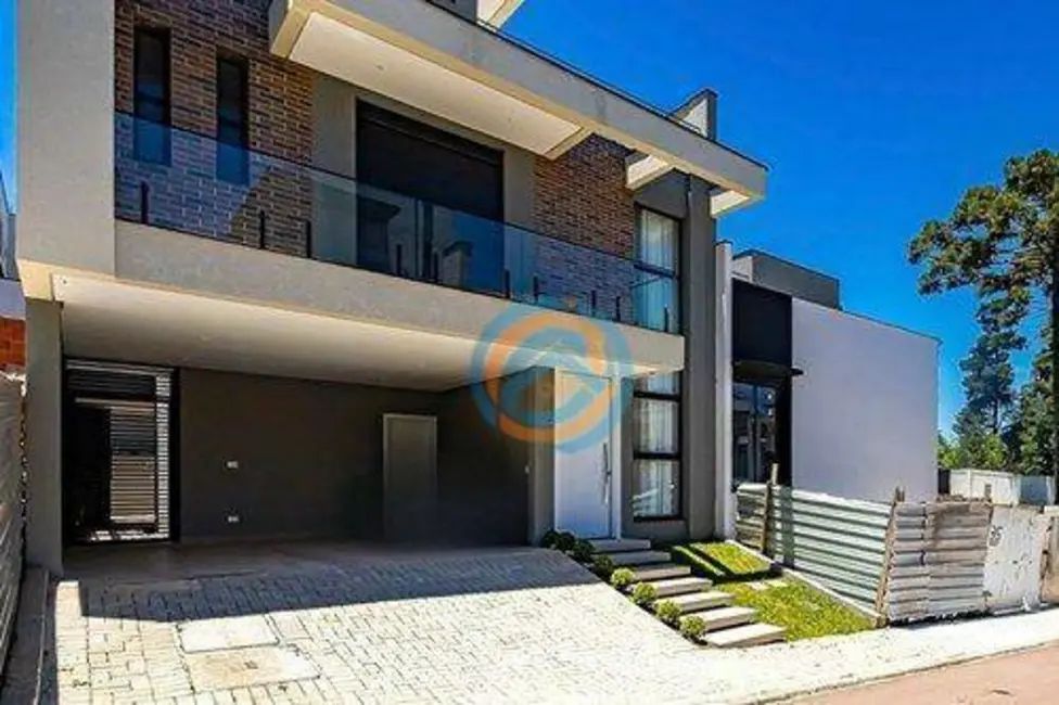 Foto 2 de Sobrado com 3 quartos à venda, 250m2 em Bairro Alto, Curitiba - PR