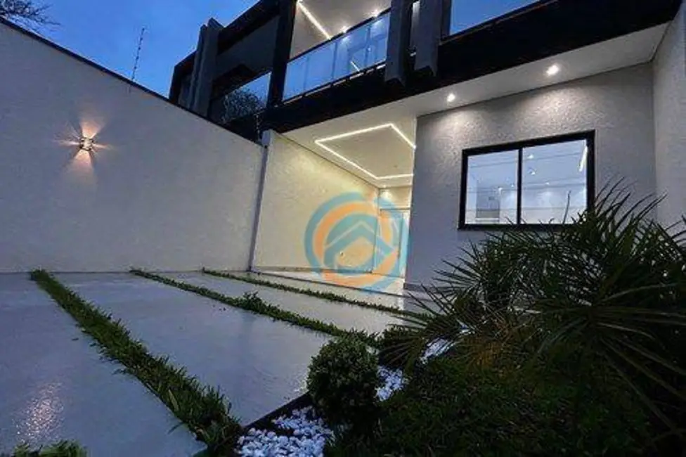 Foto 2 de Sobrado com 3 quartos à venda, 150m2 em Centro, Sao Jose Dos Pinhais - PR