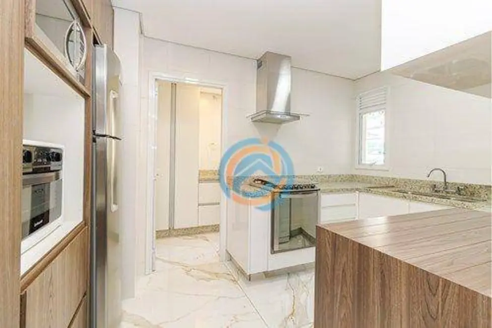 Apartamento com 3 quartos à venda, 141m2 em Água Verde, Curitiba - PR - imagem 8 Foto 8 de Apartamento com 3 quartos à venda, 141m2 em Água Verde, Curitiba - PR