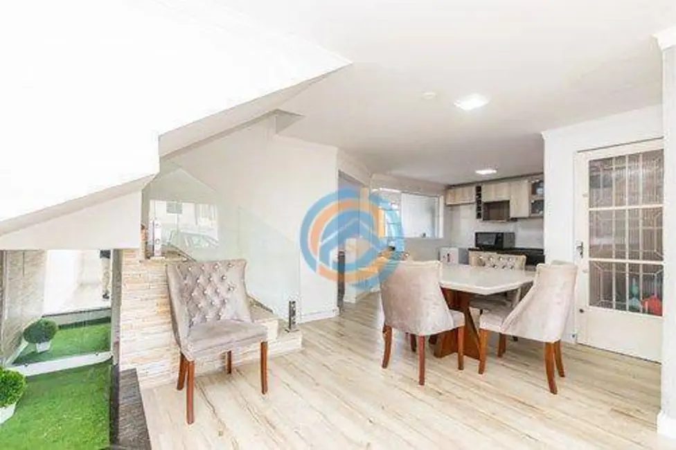 Foto 4 de Sobrado com 4 quartos à venda, 200m2 em Uberaba, Curitiba - PR