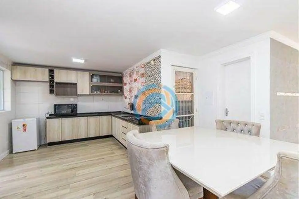 Foto 2 de Sobrado com 4 quartos à venda, 200m2 em Uberaba, Curitiba - PR