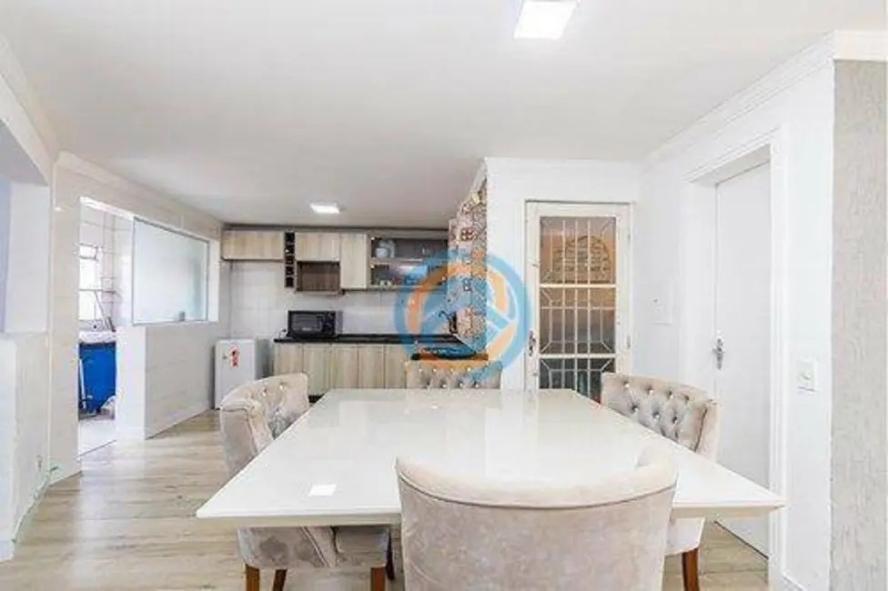 Foto 3 de Sobrado com 4 quartos à venda, 200m2 em Uberaba, Curitiba - PR