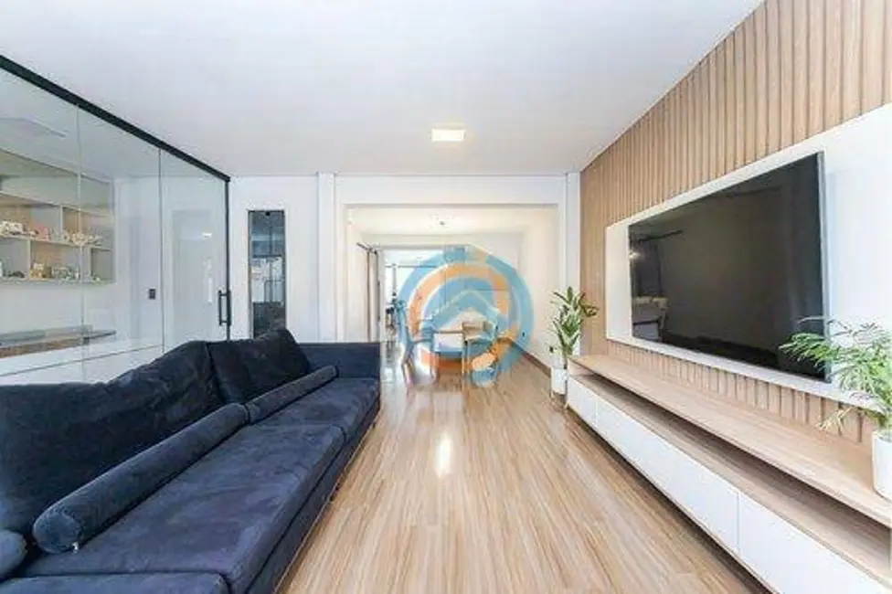 Foto 3 de Sobrado com 4 quartos à venda, 180m2 em Fanny, Curitiba - PR