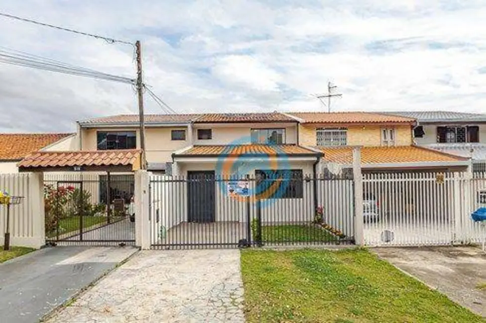 Foto 2 de Sobrado com 4 quartos à venda, 180m2 em Fanny, Curitiba - PR