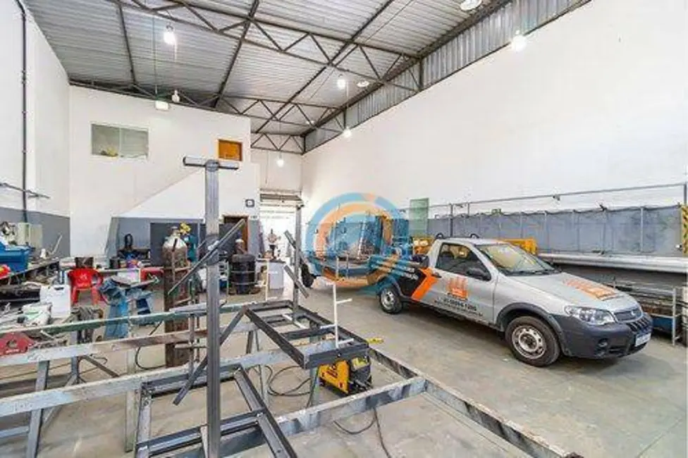Foto 3 de Armazém / Galpão à venda, 250m2 em Vargem Grande, Pinhais - PR