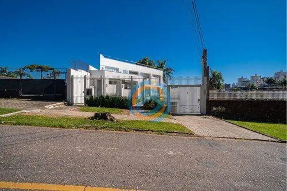 Foto 2 de Casa com 3 quartos à venda, 674m2 em Hugo Lange, Curitiba - PR