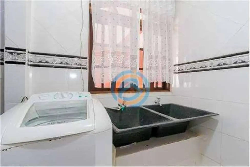 Foto 8 de Sobrado com 5 quartos à venda, 206m2 em Cidade Industrial, Curitiba - PR