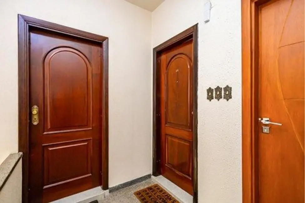 Apartamento com 3 quartos para alugar, 110m2 em Água Verde, Curitiba - PR - imagem 2 Foto 2 de Apartamento com 3 quartos para alugar, 110m2 em Água Verde, Curitiba - PR