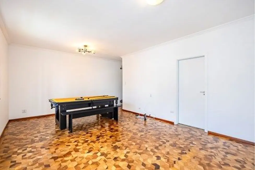 Apartamento com 3 quartos para alugar, 110m2 em Água Verde, Curitiba - PR - imagem 4 Foto 4 de Apartamento com 3 quartos para alugar, 110m2 em Água Verde, Curitiba - PR