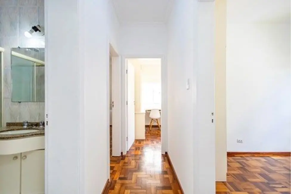 Apartamento com 3 quartos para alugar, 110m2 em Água Verde, Curitiba - PR - imagem 9 Foto 9 de Apartamento com 3 quartos para alugar, 110m2 em Água Verde, Curitiba - PR