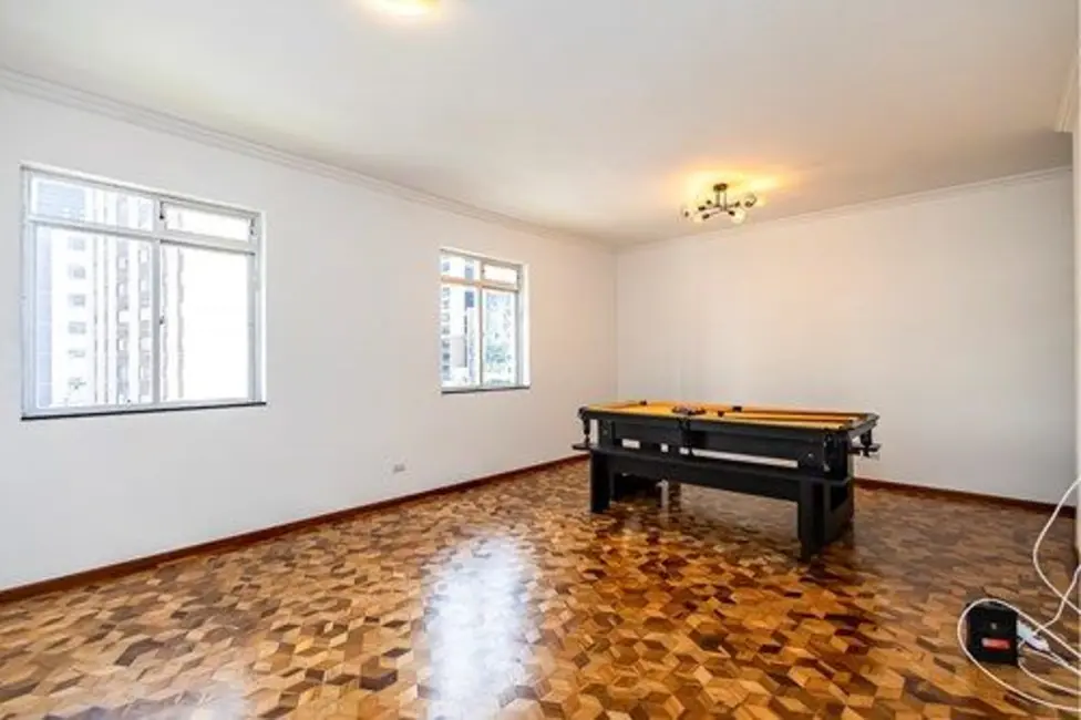 Apartamento com 3 quartos para alugar, 110m2 em Água Verde, Curitiba - PR - imagem 7 Foto 7 de Apartamento com 3 quartos para alugar, 110m2 em Água Verde, Curitiba - PR