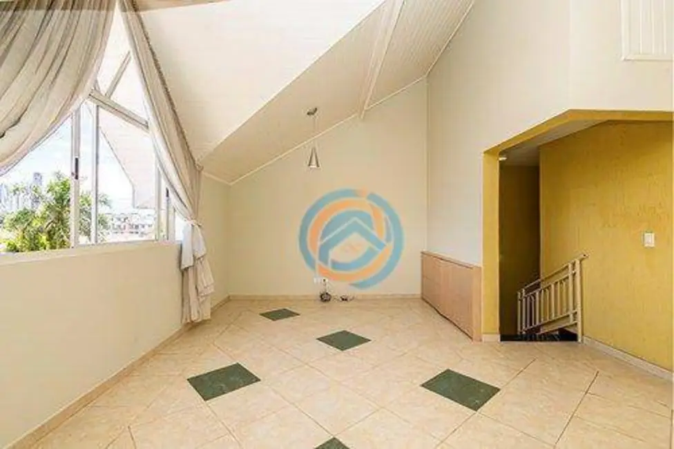 Foto 6 de Sobrado com 3 quartos à venda, 105m2 em Seminário, Curitiba - PR