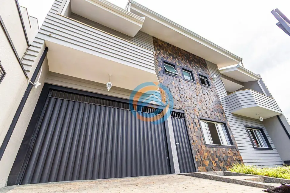 Sobrado com 3 quartos à venda, 360m2 em Pinhais - PR - imagem 3 Foto 3 de Sobrado com 3 quartos à venda, 360m2 em Pinhais - PR