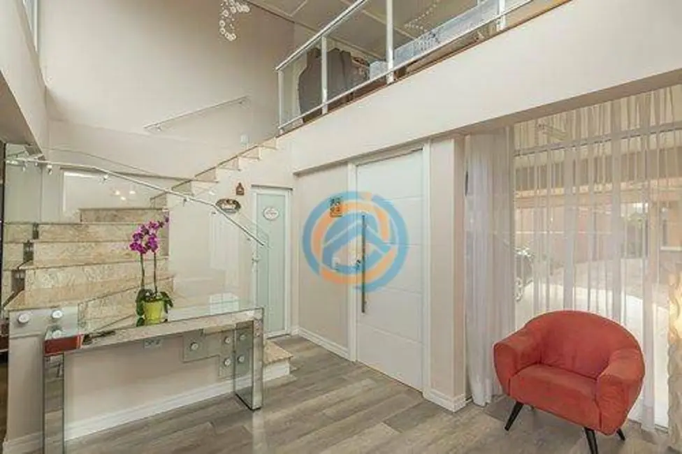 Sobrado com 4 quartos à venda, 522m2 em Fanny, Curitiba - PR - imagem 3 Foto 3 de Sobrado com 4 quartos à venda, 522m2 em Fanny, Curitiba - PR