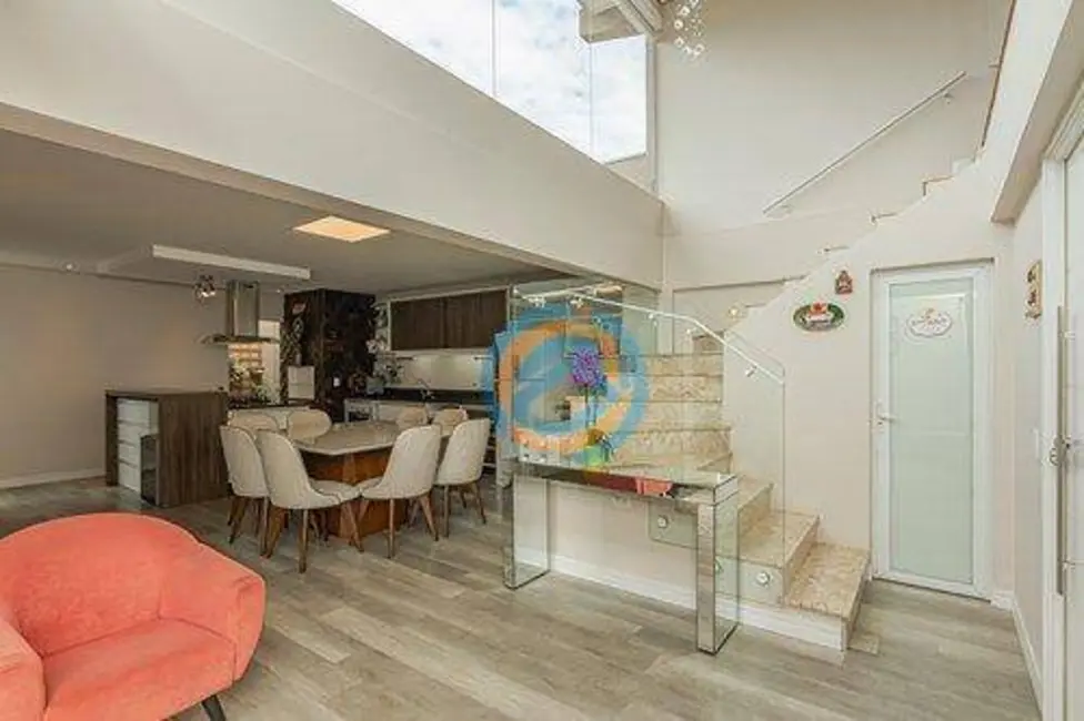 Sobrado com 4 quartos à venda, 522m2 em Fanny, Curitiba - PR - imagem 7 Foto 7 de Sobrado com 4 quartos à venda, 522m2 em Fanny, Curitiba - PR