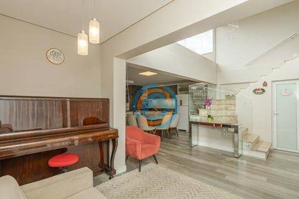 Sobrado com 4 quartos à venda, 522m2 em Fanny, Curitiba - PR - imagem 6 Foto 6 de Sobrado com 4 quartos à venda, 522m2 em Fanny, Curitiba - PR