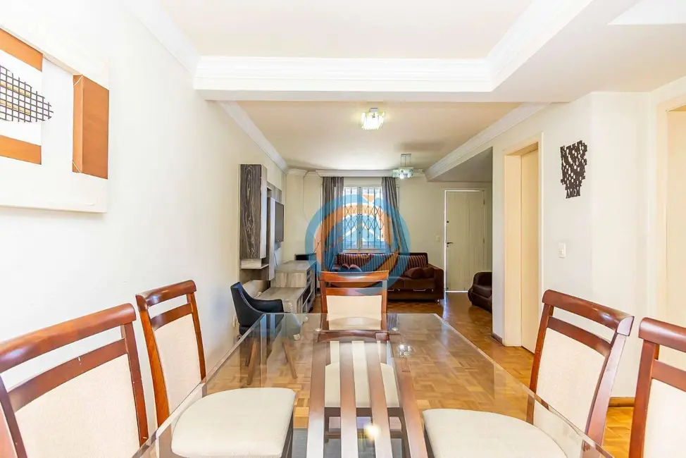 Sobrado com 3 quartos à venda, 113m2 em Guaíra, Curitiba - PR - imagem 3 Foto 3 de Sobrado com 3 quartos à venda, 113m2 em Guaíra, Curitiba - PR