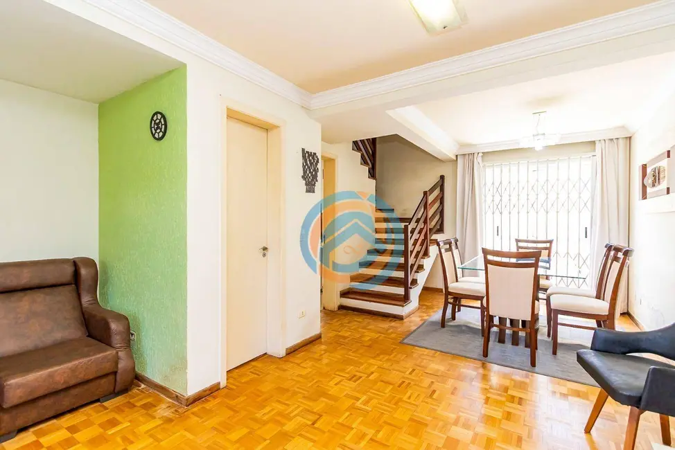 Sobrado com 3 quartos à venda, 113m2 em Guaíra, Curitiba - PR - imagem 5 Foto 5 de Sobrado com 3 quartos à venda, 113m2 em Guaíra, Curitiba - PR