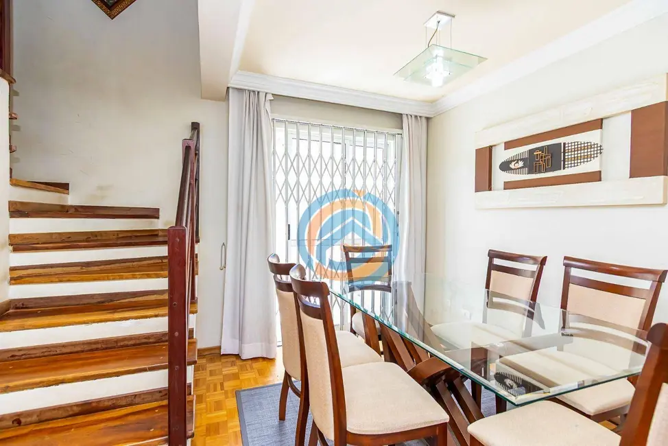 Sobrado com 3 quartos à venda, 113m2 em Guaíra, Curitiba - PR - imagem 8 Foto 8 de Sobrado com 3 quartos à venda, 113m2 em Guaíra, Curitiba - PR