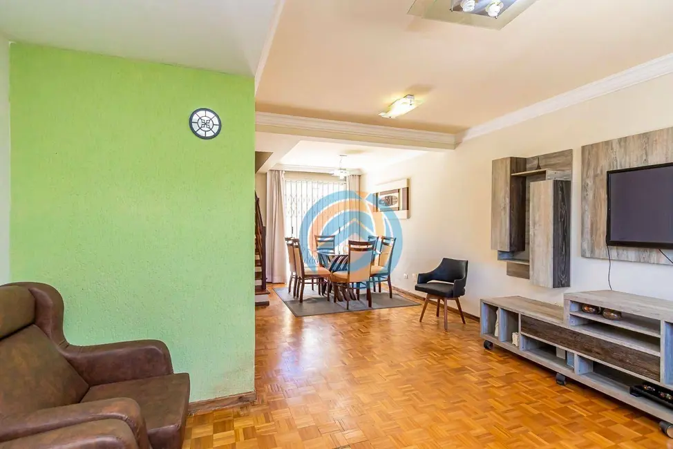 Sobrado com 3 quartos à venda, 113m2 em Guaíra, Curitiba - PR - imagem 4 Foto 4 de Sobrado com 3 quartos à venda, 113m2 em Guaíra, Curitiba - PR